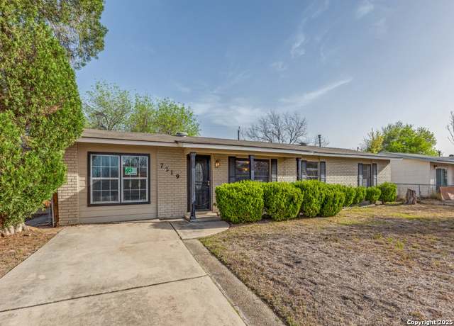Property at 7219 Westport Way, San Antonio, TX 78227, 4 beds, 2 baths