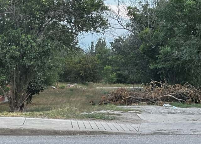 Property at 220 W Mitchell, San Antonio, TX 78204