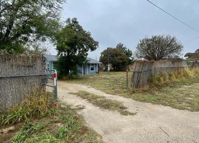 Property at 147 Shady Oaks, Floresville, TX 78114, 1 bed, 1 bath