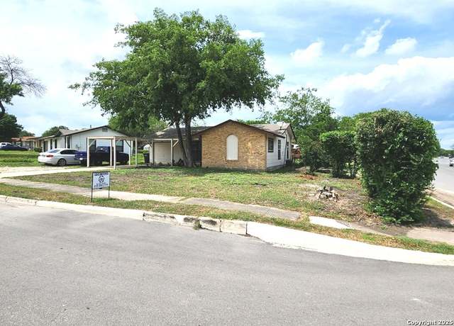 Property at 4802 Castle Brg, San Antonio, TX 78218, 3 beds, 1 bath