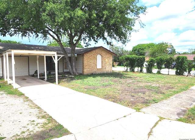 Property at 4802 Castle Brg, San Antonio, TX 78218, 3 beds, 1 bath