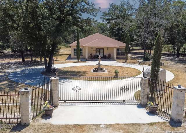 Property at 23014 Kendall Way, San Antonio, TX 78264, 4 beds, 3 baths