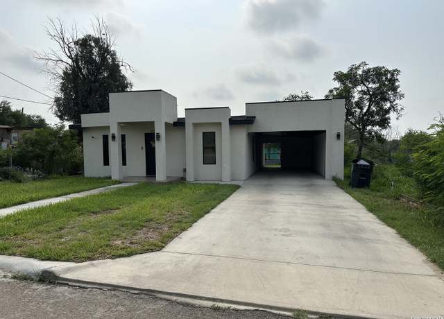 Property at 905 N 5th St, Carrizo Springs, TX 78834-2407, 3 beds, 2 baths