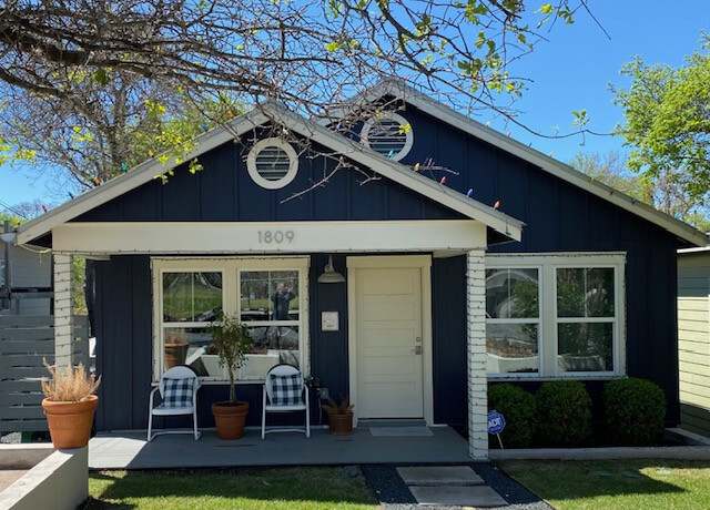 Property at 1809 W 10th, Austin, TX 78703, 2 beds, 1 bath