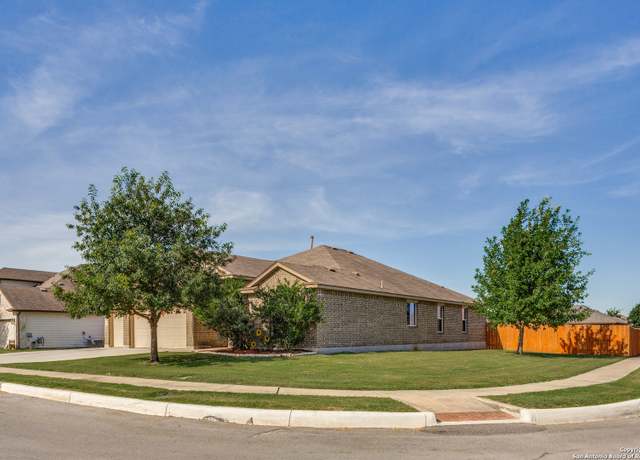 Property at 279 Creekview, New Braunfels, TX 78130, 3 beds, 2 baths