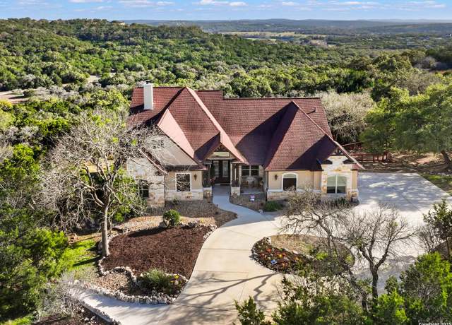 Property at 162 Alondra Ln, Spring Branch, TX 78070, 3 beds, 3.5 baths