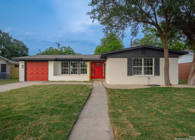 Property at 206 Scott, Universal City, TX 78148, 3 beds, 2 baths