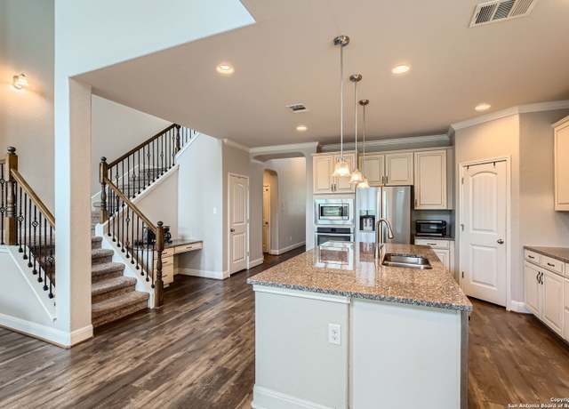 Property at 13125 Shoreline Dr, San Antonio, TX 78254, 5 beds, 3 baths