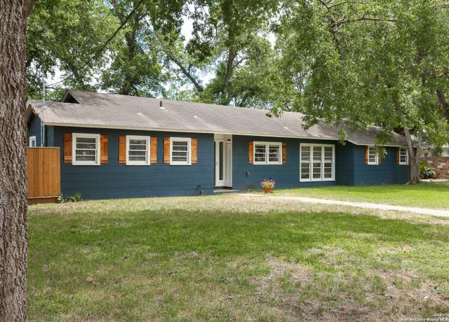 Property at 621 Hackberry, Seguin, TX 78155, 3 beds, 1 bath