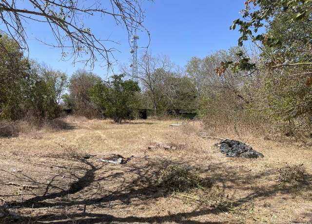 Property at 314 Troell St, Seguin, TX 78155-7239