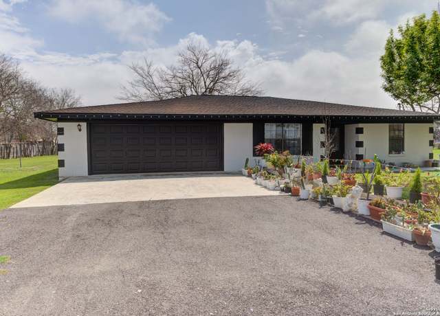 Property at 2911 Morningside Dr, New Braunfels, TX 78130-7014, 3 beds, 2 baths