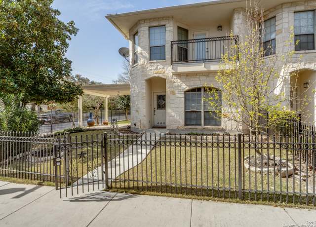 Property at 444 Herff St, Boerne, TX 78006, 3 beds, 2.5 baths
