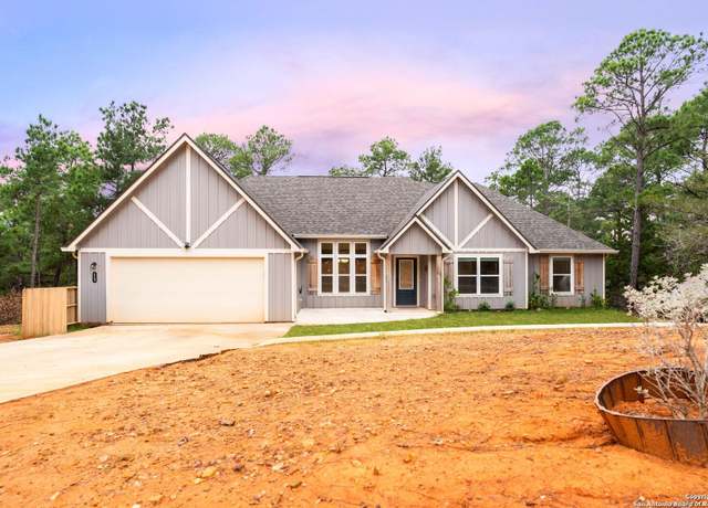 Property at 113 Post Oak Ct, Bastrop, TX 78602, 4 beds, 2 baths