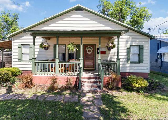 Property at 859 Pine St, New Braunfels, TX 78130, 3 beds, 2 baths
