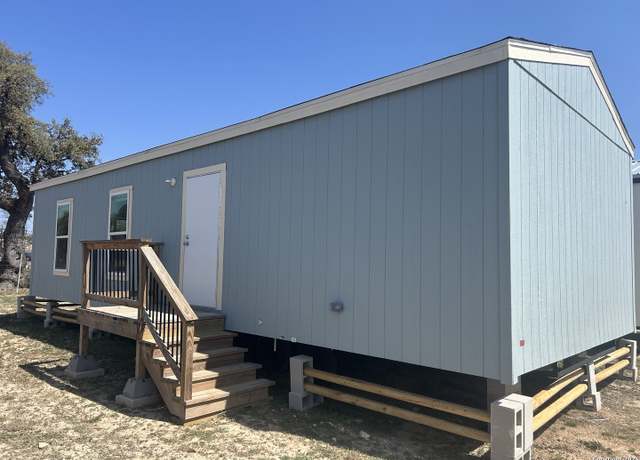 Property at 335 Bat Masterson, Bandera, TX 78003, 1 bed, 1 bath