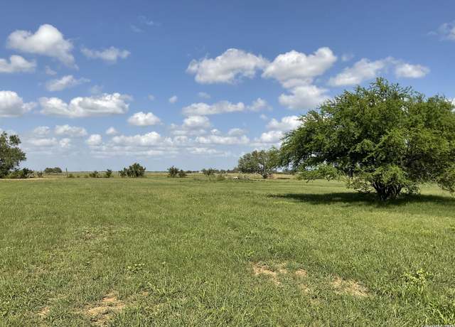 Property at 152 Gentle Breeze, Floresville, TX 78114