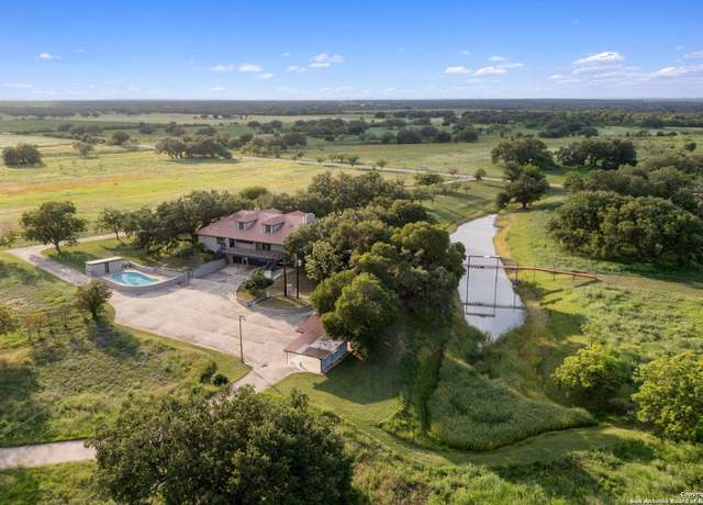 Property at 202 County Road 450, Hondo, TX 78861, 7 beds, 8 baths