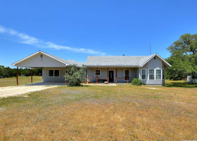 Property at 725 Lonesome Loop, Blanco, TX 78606, 3 beds, 2.5 baths