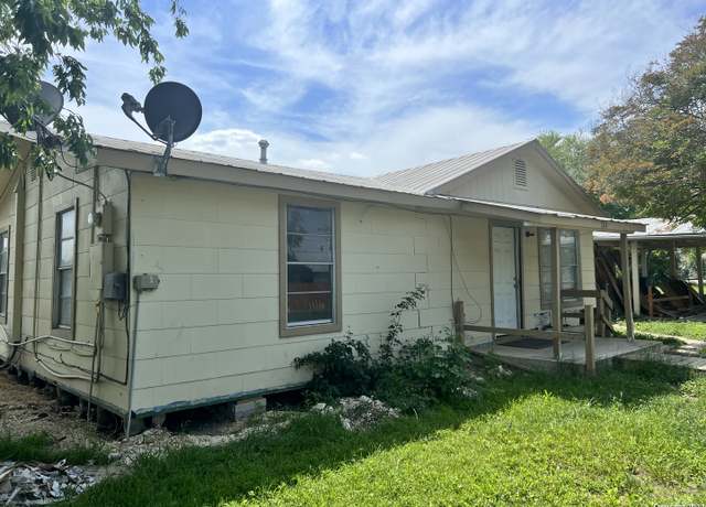 Property at 1714 Constantinople St, Castroville, TX 78009-3835, 1 bath