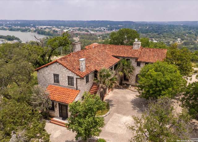 Property at 100 Steepside Ln, Kerrville, TX 78028-7160, 4 beds, 3.5 baths