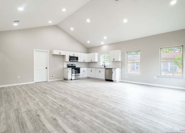Property at 908 Plum, Floresville, TX 78114, 4 beds, 3 baths