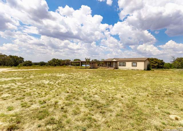 Property at 646 Old Colony, Seguin, TX 78155, 3 beds, 2 baths
