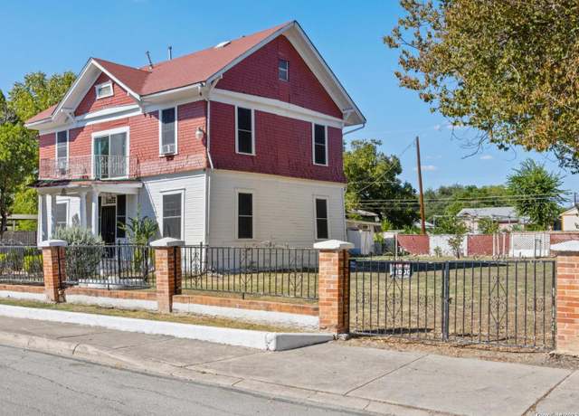 Property at 1315 Alametos, San Antonio, TX 78201-3618, 5 beds, 3.5 baths