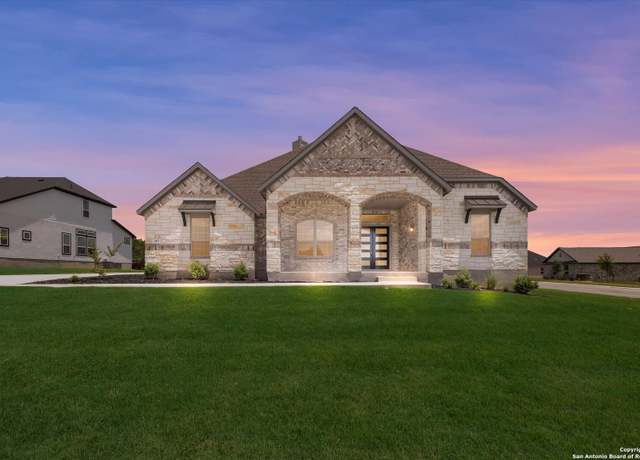 Property at 287 Poe Pkwy, Castroville, TX 78009, 4 beds, 3.5 baths