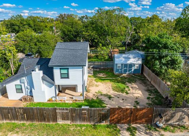 Property at 4050 Loop 534, Kerrville, TX 78028, 3 beds, 1 bath