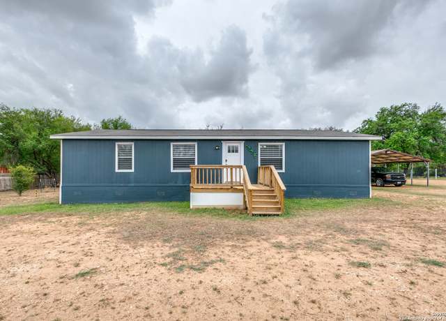 Property at 905 County Road 6753, Devine, TX 78016, 3 beds, 2 baths