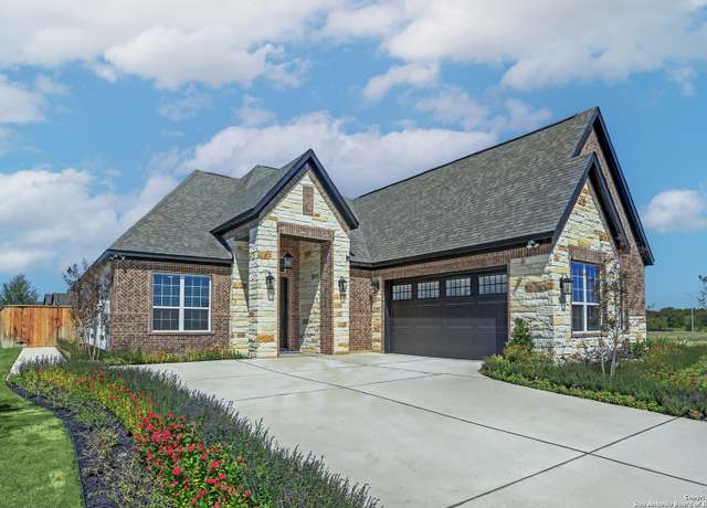 Property at 305 Lawrence Dr, Castroville, TX 78009, 3 beds, 3 baths