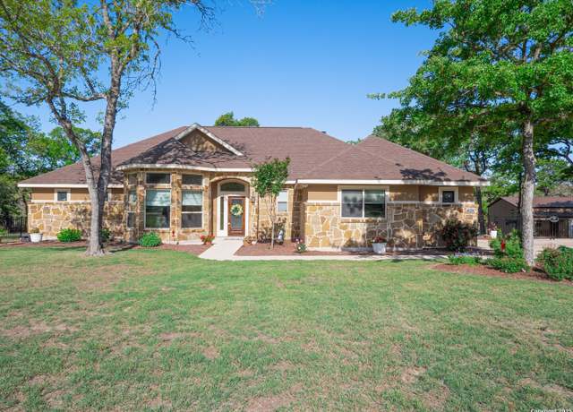 Property at 352 Rose Meadow Dr, La Vernia, TX 78121-4764, 4 beds, 3.5 baths