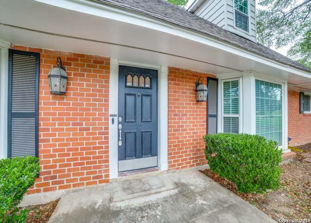 Property at 9327 Fernglen Dr, San Antonio, TX 78240, 3 beds, 2 baths