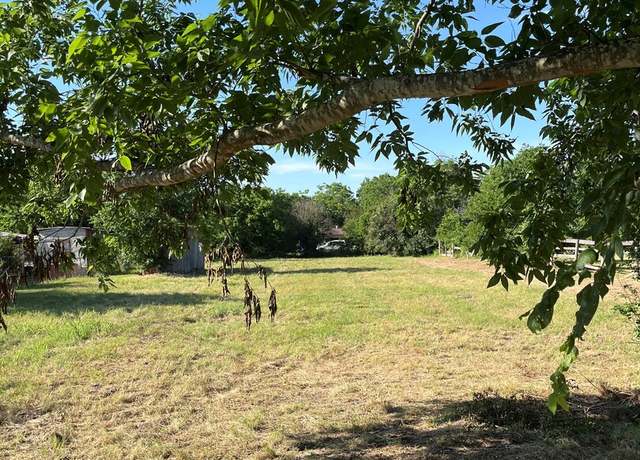 Property at 557 Collins St, Seguin, TX 78155