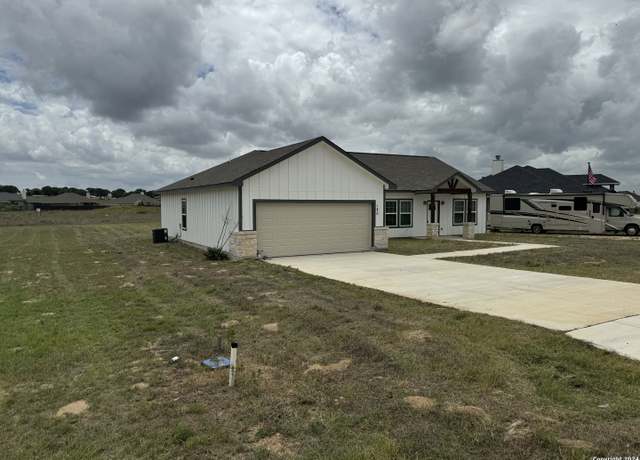 Property at 180 Turnberry, La Vernia, TX 78121, 3 beds, 2.5 baths