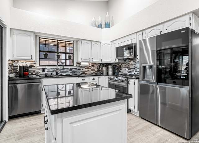 Property at 3601 Elm Ct, Schertz, TX 78108-2208, 3 beds, 2 baths