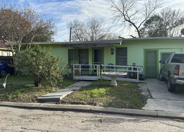 Property at 705 4th St, Seguin, TX 78155-3505, 2 beds, 1 bath