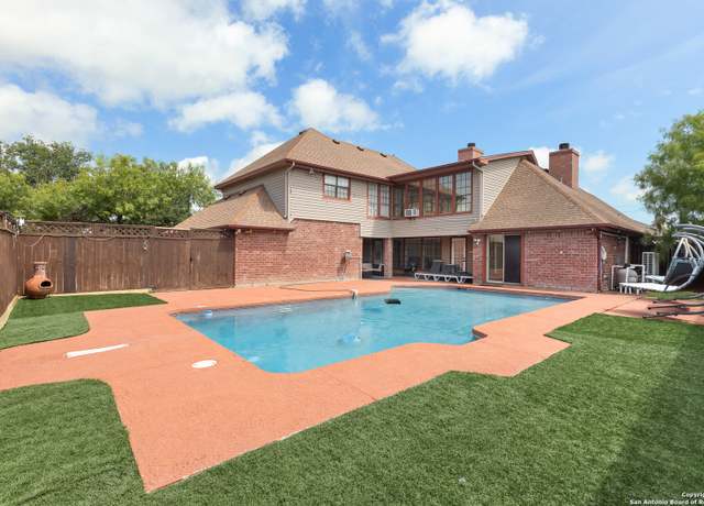 Property at 5421 Adair Dr, Corpus Christi, TX 78413, 5 beds, 3 baths