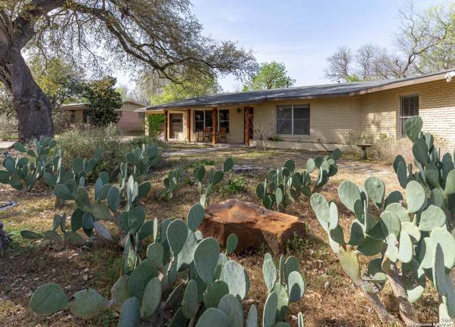 Property at 119 Atwater Dr, Castle Hills, TX 78213-3319, 3 beds, 2 baths