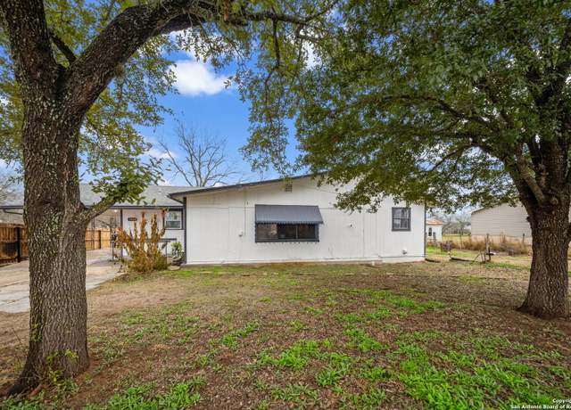Property at 1930 Sutherland Springs Rd, Floresville, TX 78114, 3 beds, 2 baths