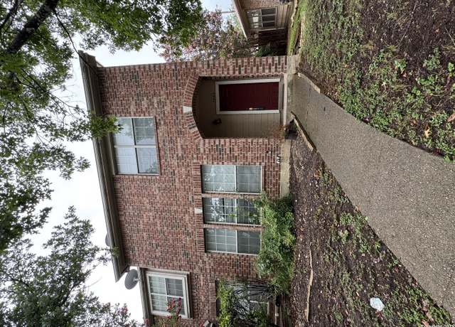 Property at 7203 Snowden Crst, San Antonio, TX 78240, 3 beds, 2.5 baths