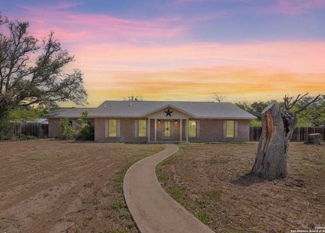 Property at 1312 Acorn, Hondo, TX 78861, 3 beds, 2 baths