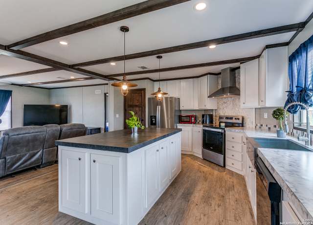 Property at 52 Granjeno, Pleasanton, TX 78064, 4 beds, 2 baths