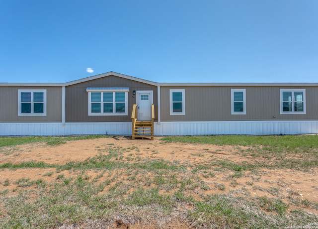 Property at 52 Granjeno, Pleasanton, TX 78064, 4 beds, 2 baths