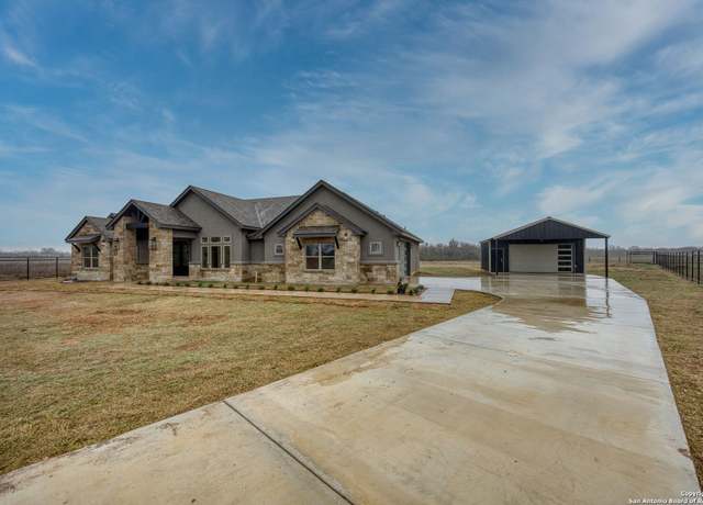 Property at 112 Hidden Cv, Floresville, TX 78114, 4 beds, 3.5 baths