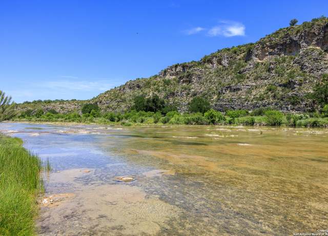 Property at 256 Persimmon Pt, Mason, TX 76856, 4 beds, 2.5 baths