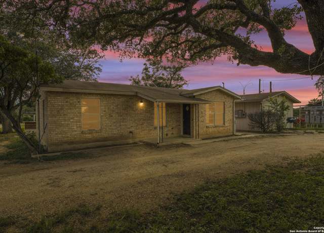 Property at 10075 Loop 1604, San Antonio, TX 78252, 7 beds, 4.5 baths