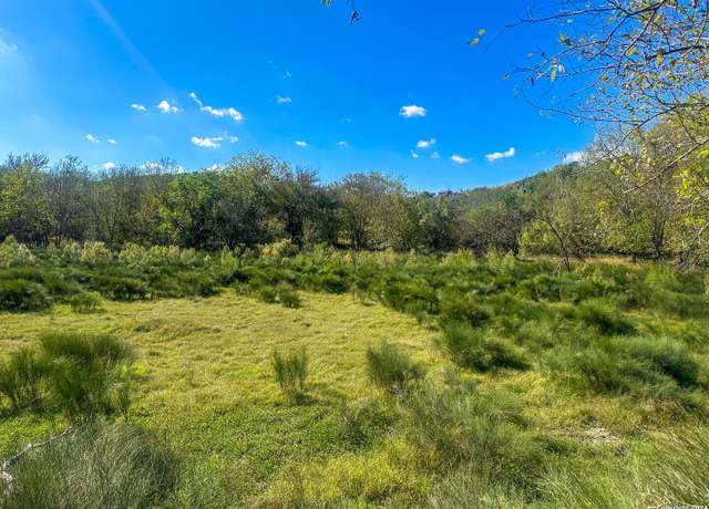 Property at 002 Riverhill Dr, Castroville, TX 78009