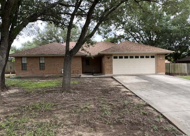 Property at 157 Guadalupe River Dr, Seguin, TX 78155, 3 beds, 2 baths