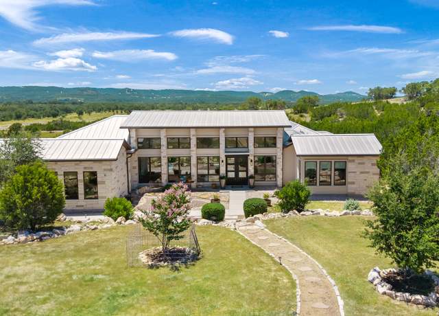 Property at 161 Blevins, Pipe Creek, TX 78063, 3 beds, 3.5 baths